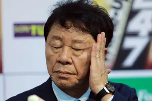 Thầy Hàn có lăn tăn với bóng đá tình cảm?