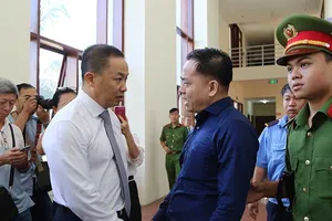 Điều tra viên hết thời làm khó luật sư