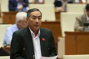 Phân quyền không rạch ròi: Cấp trên còn hành cấp dưới