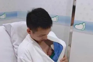 Bố trẻ Đỗ Hùng Dũng mong con sút 11 m hơn bố