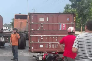 Hiểm họa từ thùng container không gài chốt