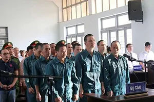 Bắt giám đốc 33 tuổi vụ buôn lậu xăng dầu 2.000 tỉ