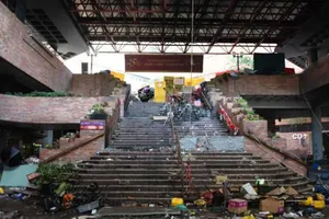 Trưởng đặc khu Hong Kong để mở khả năng nhờ bên ngoài giúp