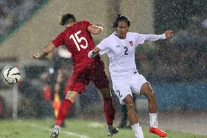 Bảng A ‘tóe lửa’ ngay lượt trận đầu