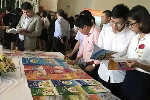 SGK tiếng Anh bị ách vì... thiếu chủ biên người Việt Nam