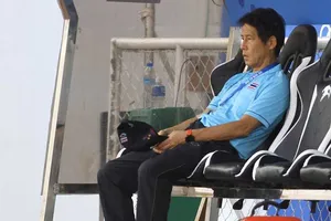 HLV Nishino tính chuyện loại Việt Nam trước bán kết