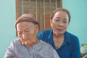 Hành trình mẹ Hồ Duy Hải níu mạng sống của con