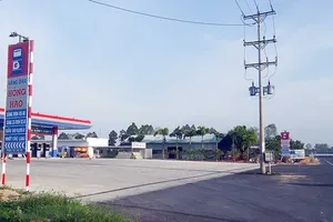 Chưa báo cáo vụ lấn chiếm đất đường dẫn cầu Vàm Cống