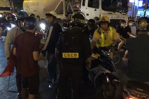 Nhiều phương tiện bị tạm giữ sau chiến thắng tuyển Việt Nam