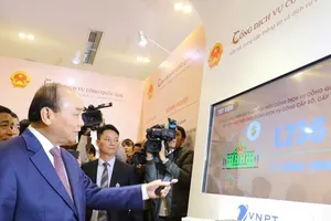 Ngồi nhà có thể xin cấp điện, đổi giấy phép lái xe…