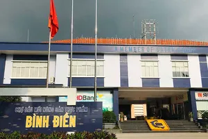 Gay cấn vụ thiếu niên gí dao đòi 25 triệu