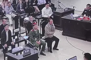 Clip: Ông Trương Minh Tuấn khai về việc nhận 200.000 USD 