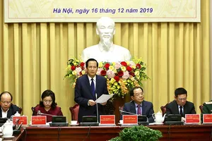 Lương chồng có thể chuyển thẳng vào tài khoản vợ