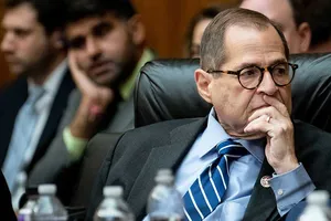 Càng trì hoãn, cơ hội luận tội ông Trump càng xa vời