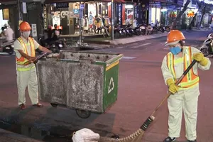 Sài Gòn thương lắm tiếng chổi đêm…