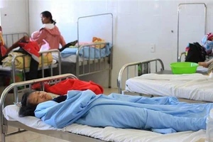 Hơn 90 trẻ em nhập viện nghi bị ngộ độc thực phẩm