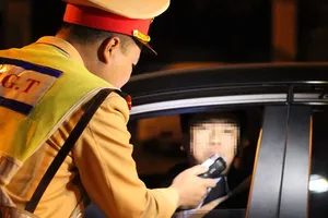 Từ hôm nay, lái xe sử dụng rượu, bia bị xử phạt nghiêm