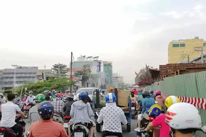 Dân Bình Tân 2 năm ngóng xong cầu Bưng