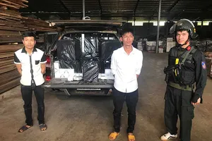 ‘Phong bì, lót tay bao nhiêu cho một kiện hàng?’