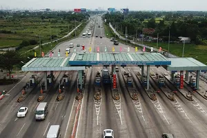 Cần thu phí trở lại cao tốc TP.HCM -Trung Lương