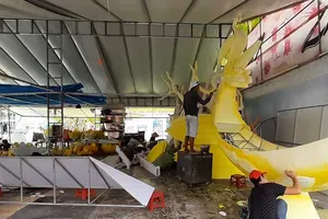  'Đột nhập' nơi sản xuất mô hình cho đường hoa Cần Thơ 2020