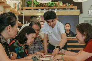 Quán cà phê toàn nhân viên khiếm thính