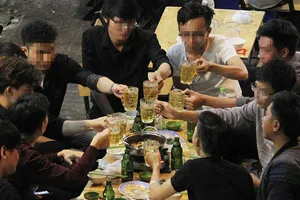 Tăng thuế rượu, bia để bớt nhậu