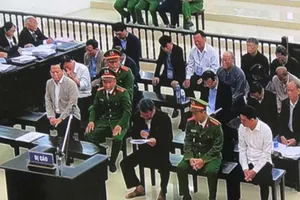 Cựu phó Văn phòng UBND TP Đà Nẵng khóc tại tòa