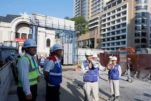 Công trường metro tất bật những ngày cuối năm