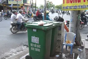 'Mỗi ngã tư cần đặt một thùng rác thông minh'