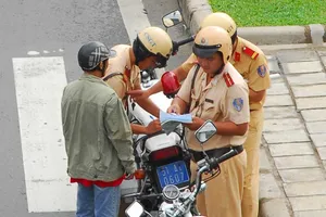 Cách nộp phạt vi phạm giao thông qua đường bưu điện