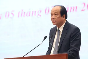 Chấp nhận thua thiệt kinh tế để chống dịch