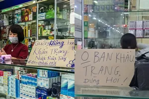 Phải xử nặng người găm hàng, tăng giá khẩu trang