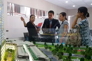 Sàn giao dịch BĐS điêu đứng vì tác động kép