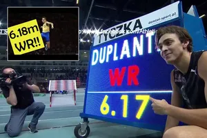 Kỷ lục gia thế giới và ‘chiến thuật nhỏ giọt’