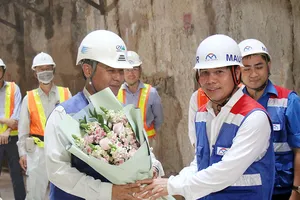 TP.HCM: Thông toàn tuyến metro số 1
