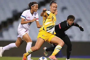 Tay săn bàn Úc đá play off với VN rồi khoác áo Arsenal