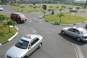 Thực hư việc tăng phí ‘khủng’ khi học, thi bằng lái xe