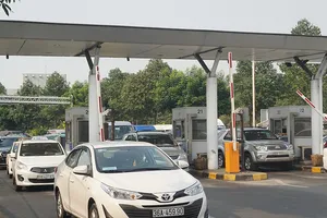 Vào sân bay dưới 10 phút: Không thu phí