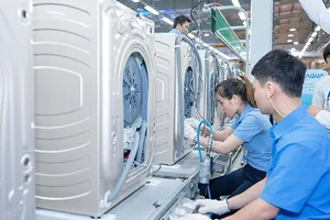 Ông lớn điện thoại, điện tử đối phó dịch COVID-19