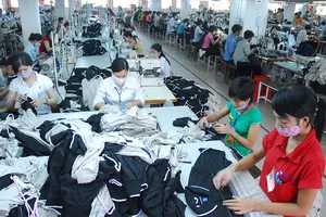 Dịch COVID-19: Ngân hàng cấp bách tiếp sức doanh nghiệp