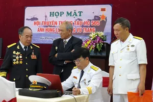 Dựng pháo đài thép bảo vệ chủ quyền Tổ quốc