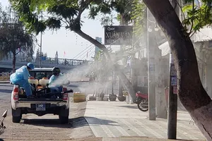 Chống COVID-19: Nỗ lực cách ly và chữa trị