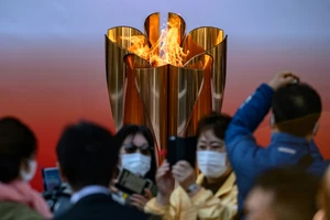 Ngọn đuốc Olympic vẫn chu du khắp nước Nhật