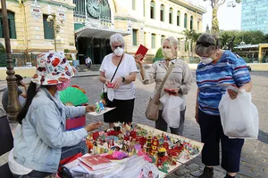 Du lịch đóng băng: Sếp không lãnh lương, nhân viên cầm cự