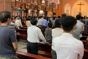 Tạm ngưng cử hành thánh lễ ở TP.HCM