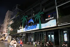 Thủ tướng: Dừng hội họp, hạn chế tối đa đi lại