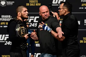 Dịch COVID-19, bầu Dana White lách luật để UFC vẫn đánh