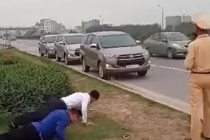 CSGT cho người không đeo khẩu trang hít đất: Sai