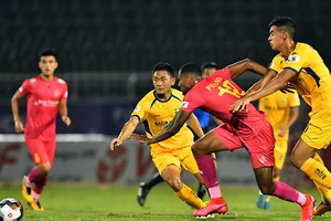 Giải cứu V-League!